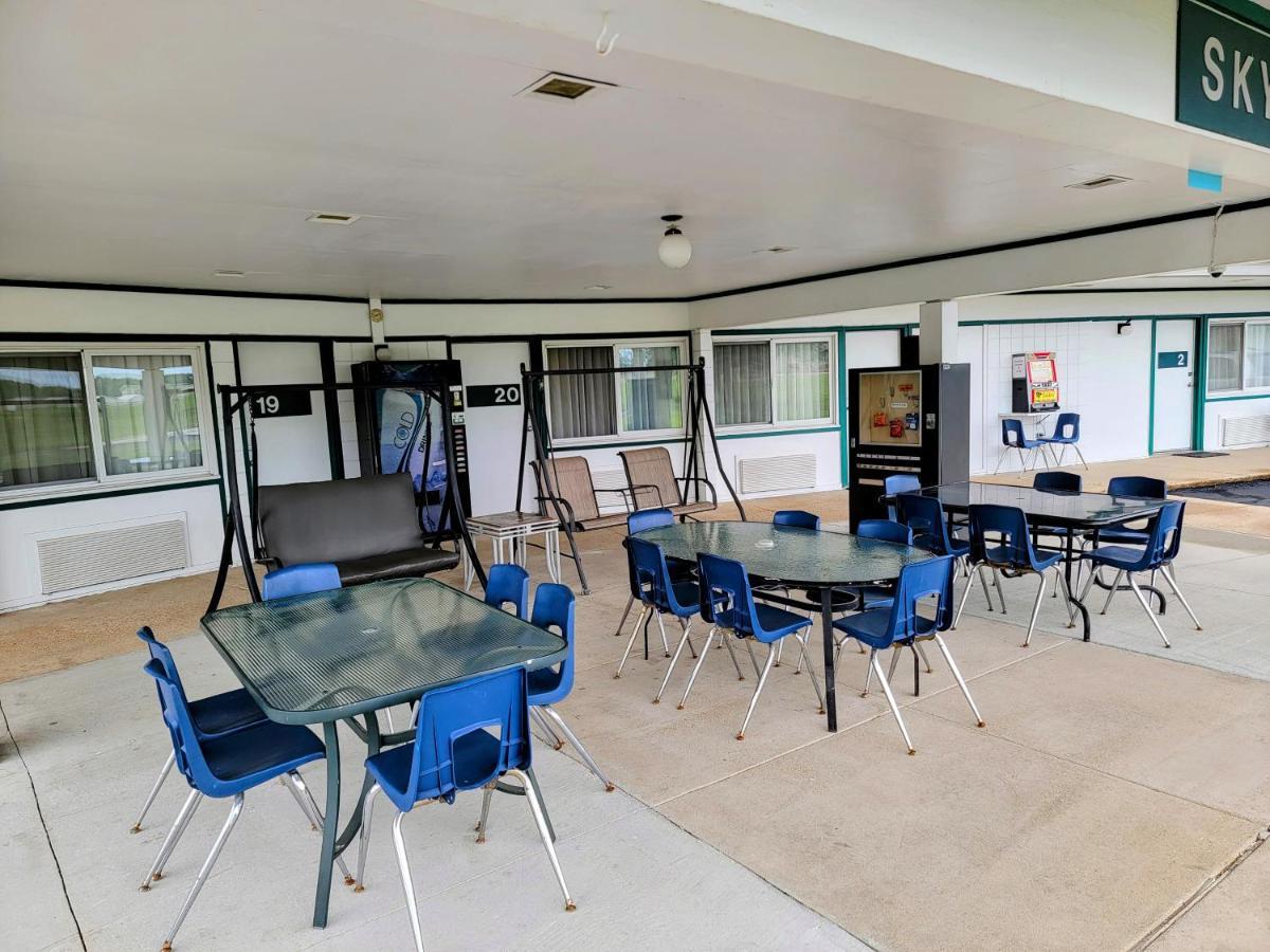 Skyview Motel - Prairie Du Sac מראה חיצוני תמונה