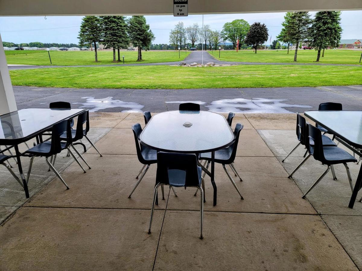 Skyview Motel - Prairie Du Sac מראה חיצוני תמונה