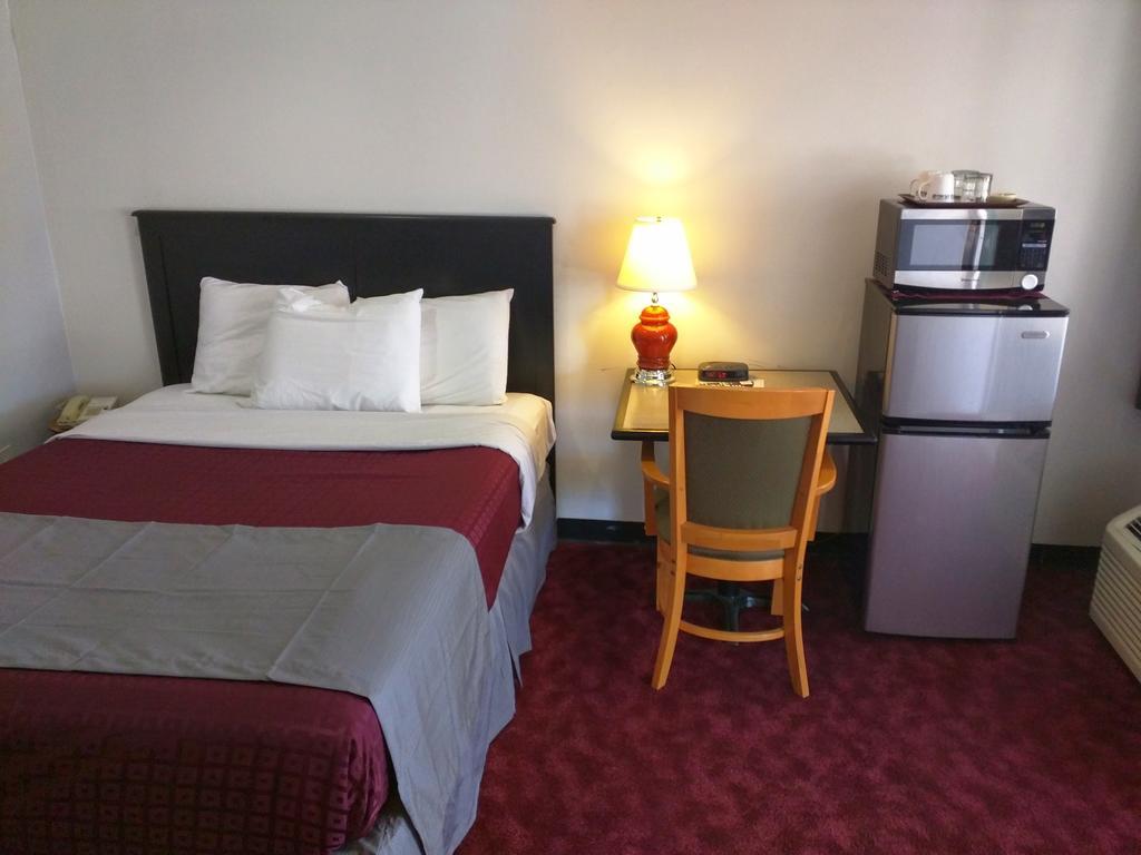 Skyview Motel - Prairie Du Sac חדר תמונה